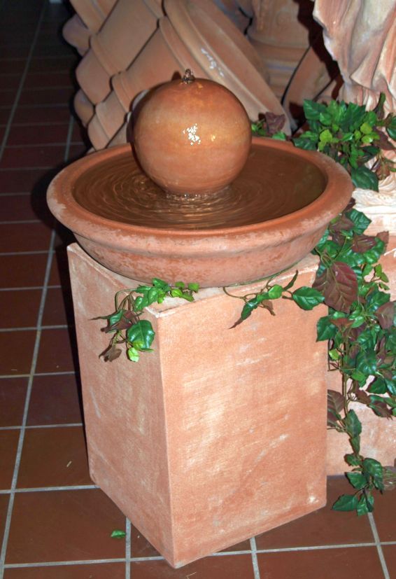 Fontana liscio moderna - schlichter Brunnen